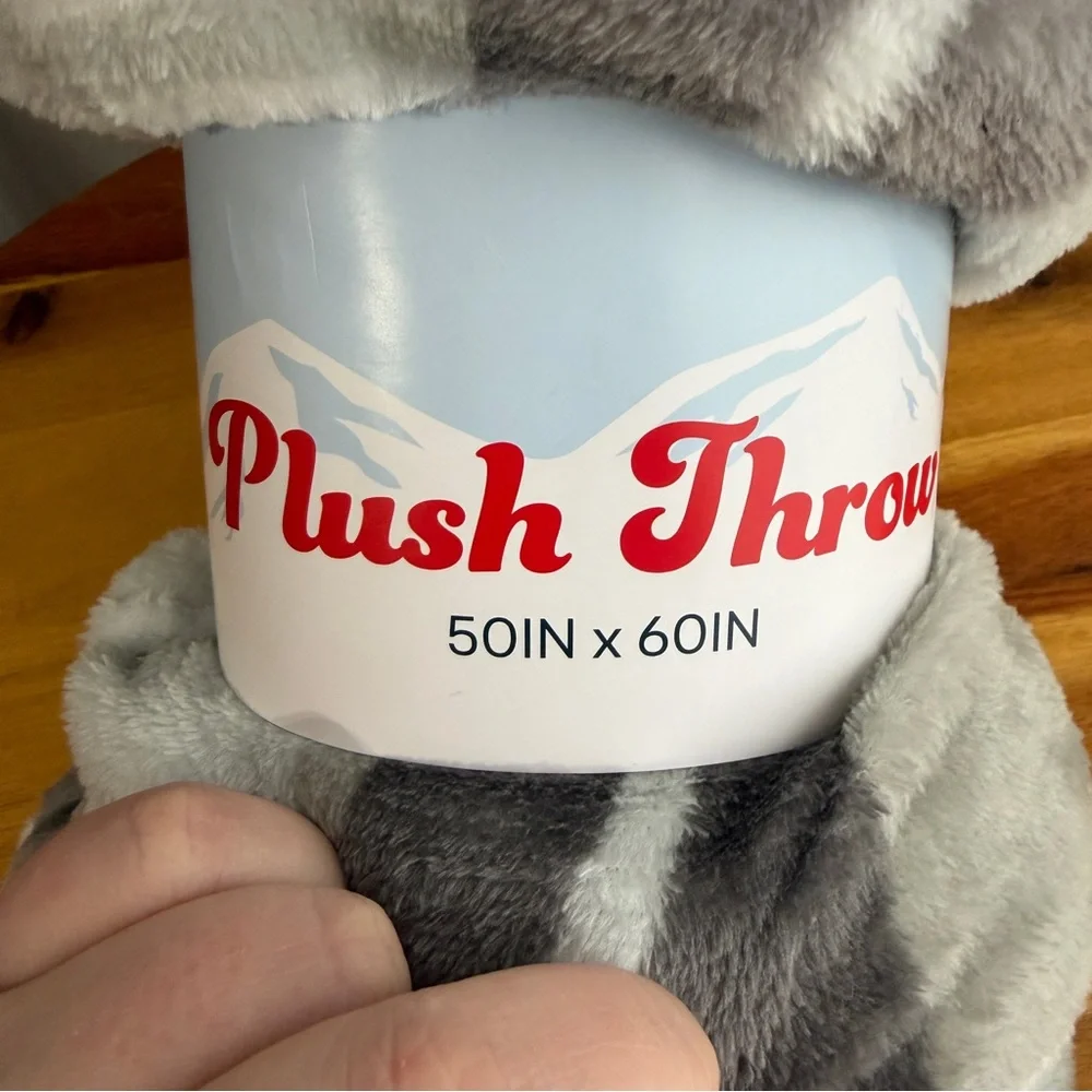 Target‎ Plush Throw gray white plaid 50 x 60 blanket